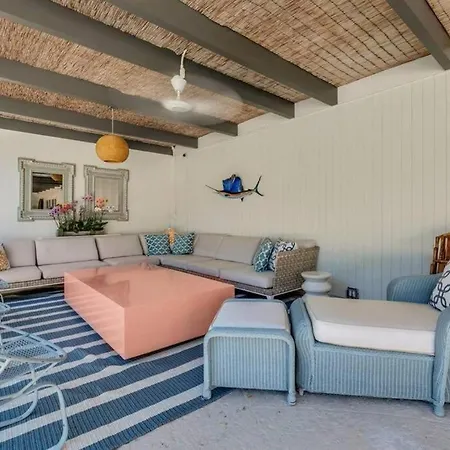 Extravagant Palm Beach Pool Oasis! Sleeps 8!